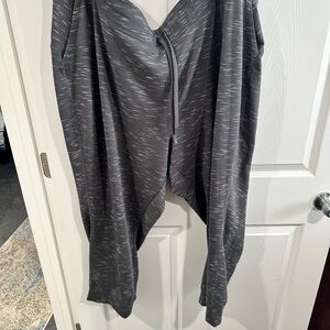 Xersion Charcoal Patterned Activewear Pants